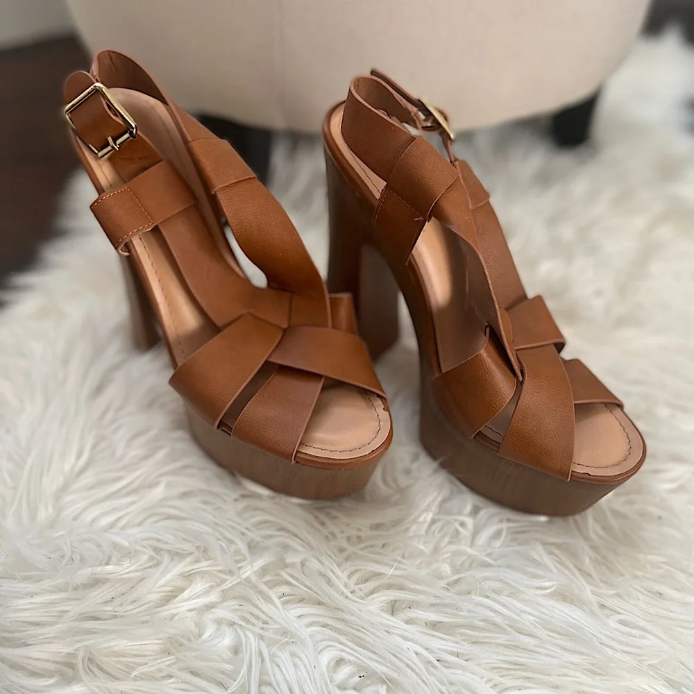 Platform Heels - Picture 1 of 2